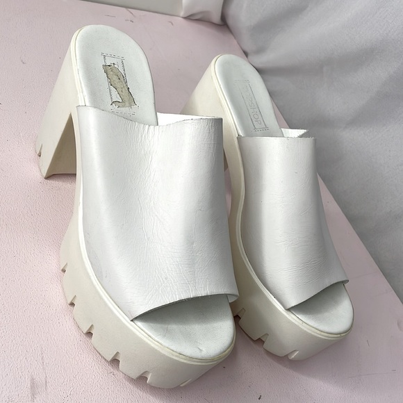 Topshop Chunky Platform Heels - Picture 2 of 5